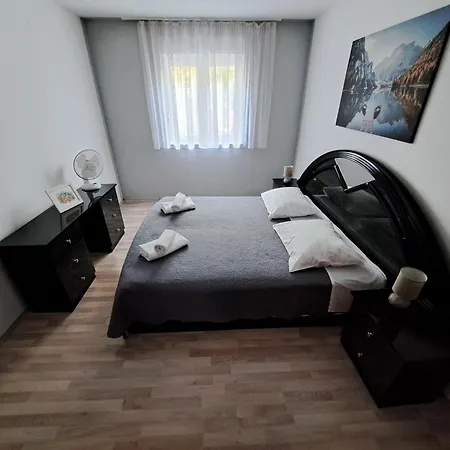 Ivana Apartamento *